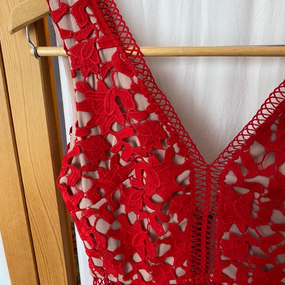 NWOT Red lace mini dress - Picture 2 of 7